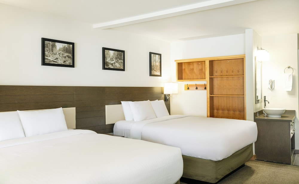 Room, 2 Queen Beds, Lake Side