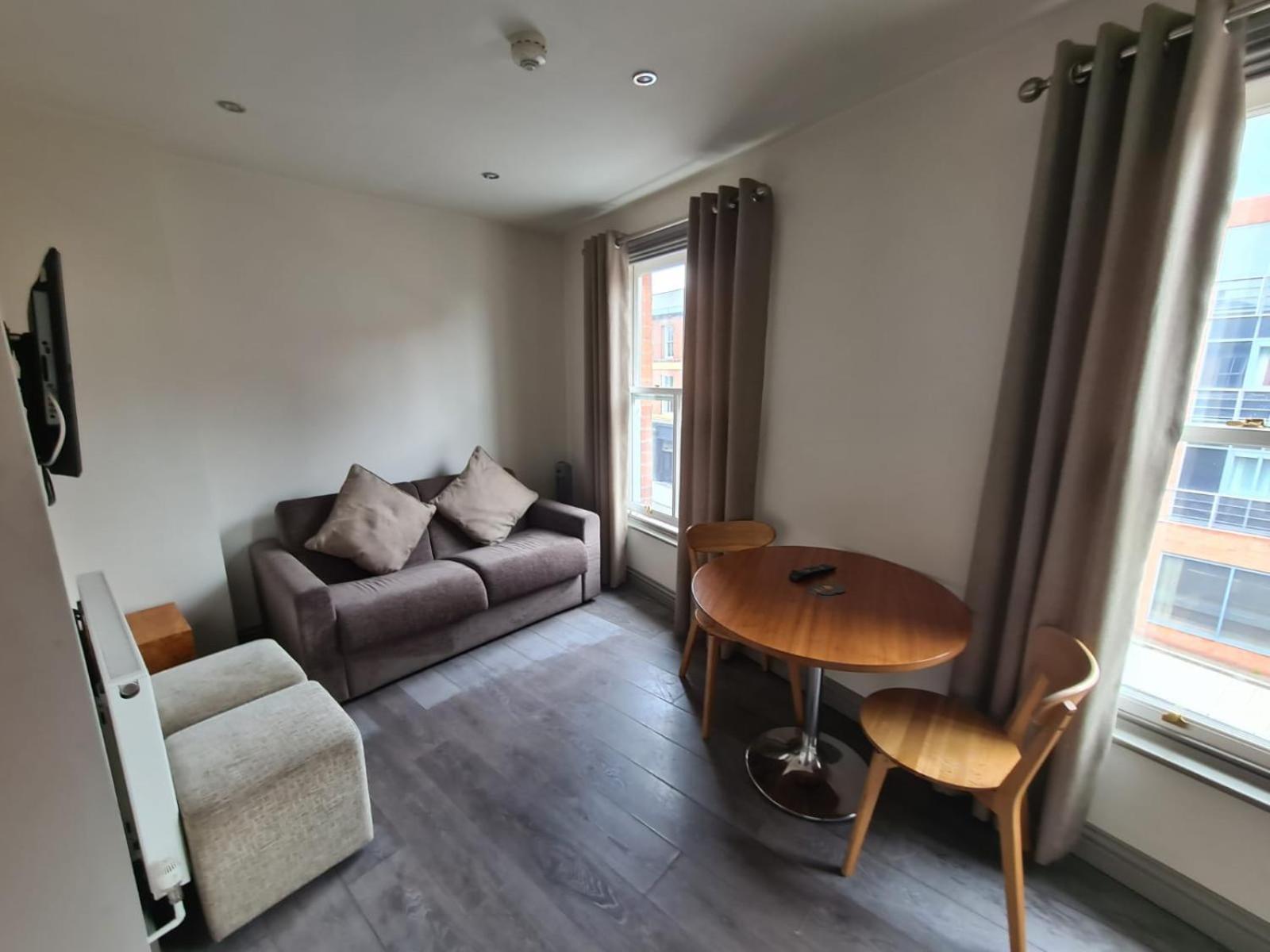 Base Serviced Apartments - City Road 21/35