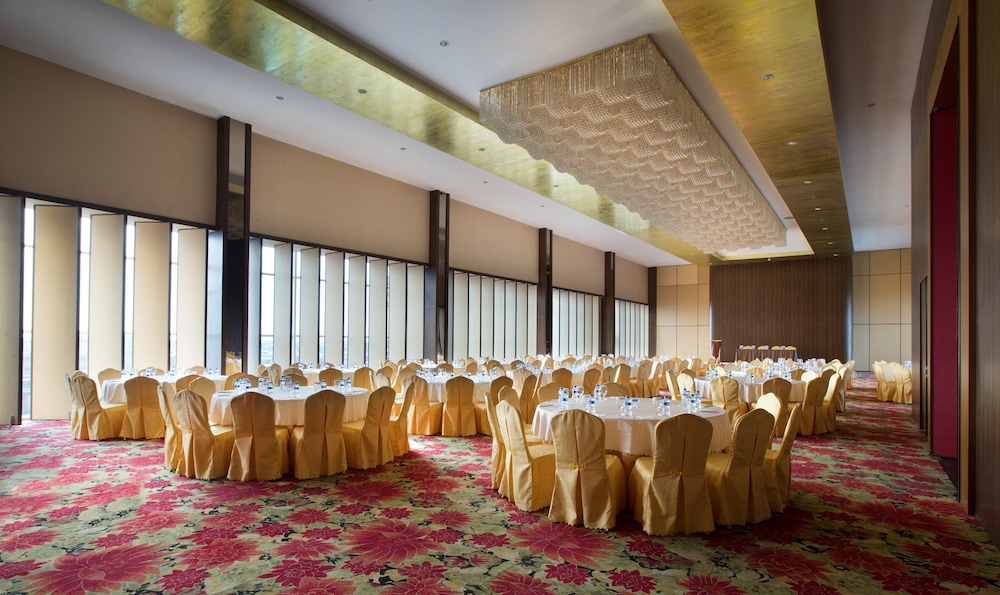 Hariston Hotel And Suites 43/53