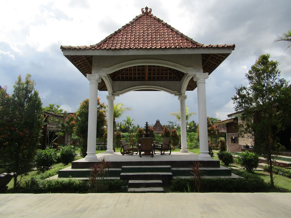 Balkondes Bumiharjo Kampung Dolanan By Zuzu 6/42