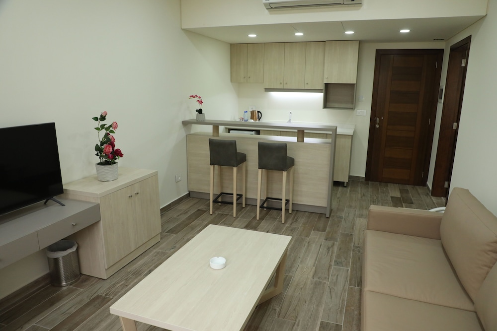 Byblos Palms Suite Hotel, Byblos 27/37