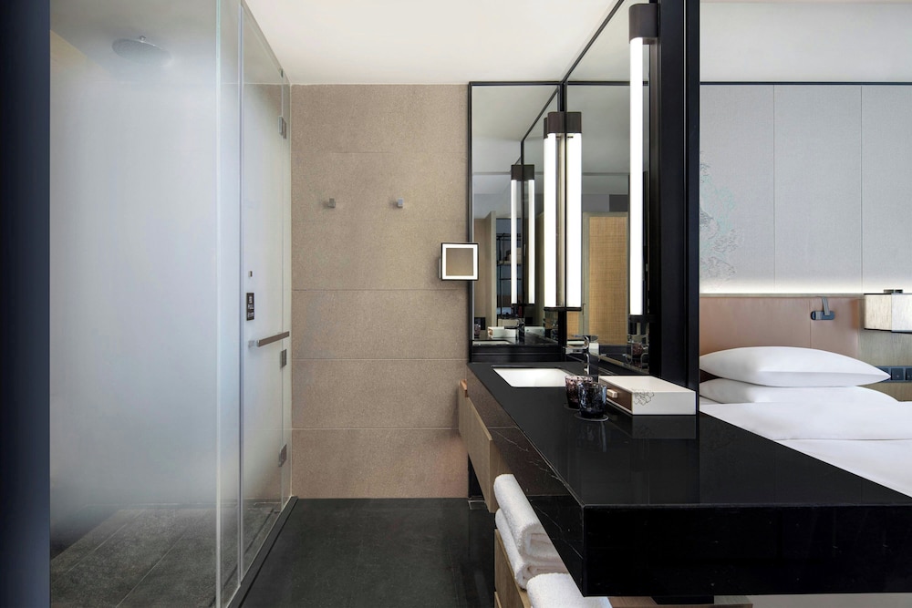 Courtyard by Marriott Luoyang 44/46