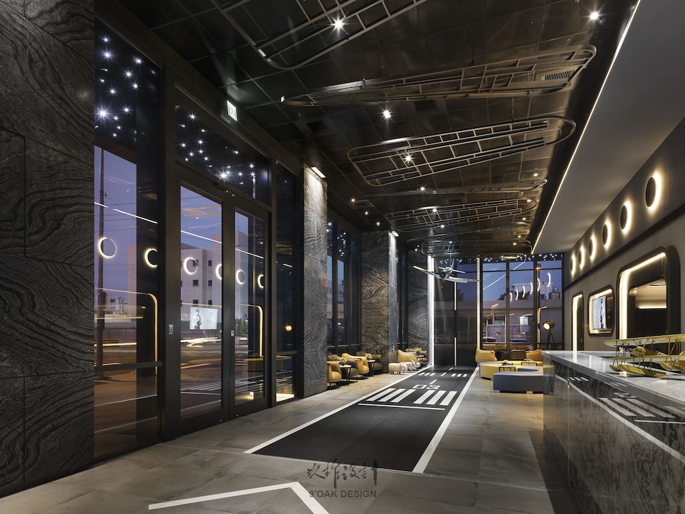 Explore Hotel 24/28