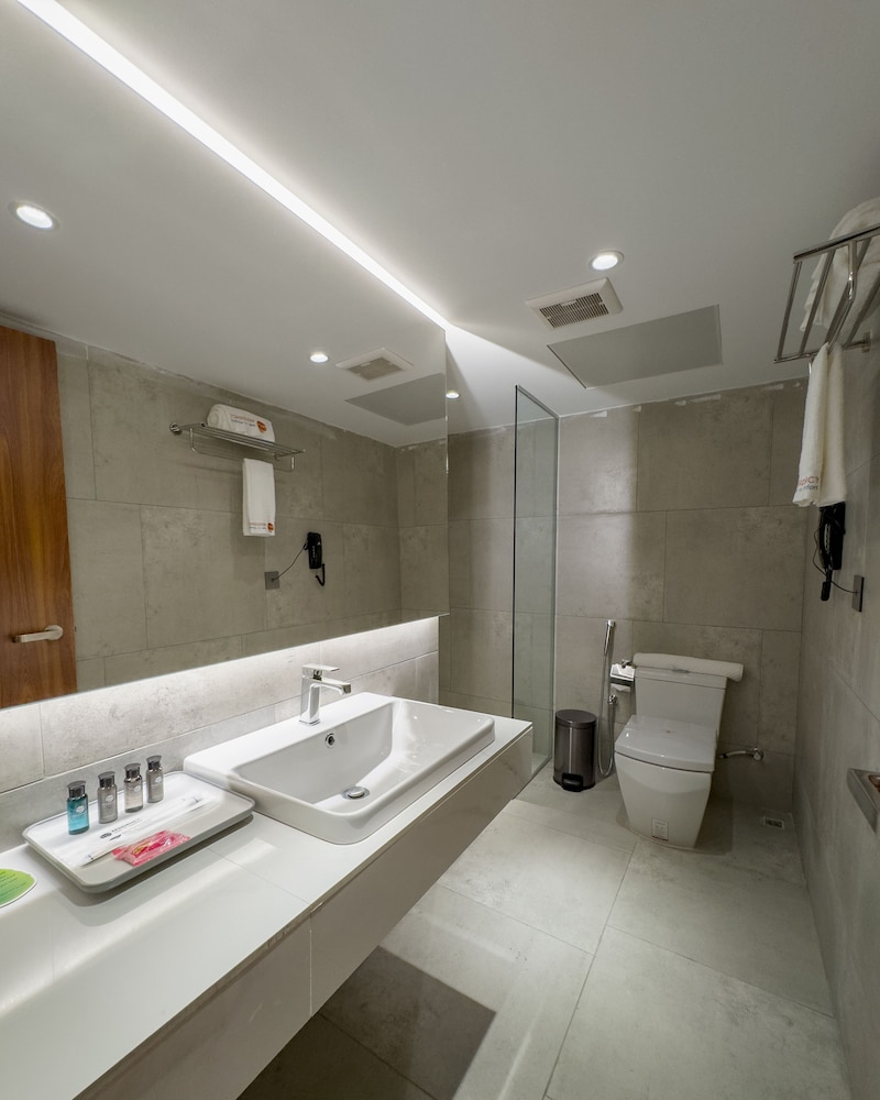 Hotel Omni Residency Baridhara 37/38