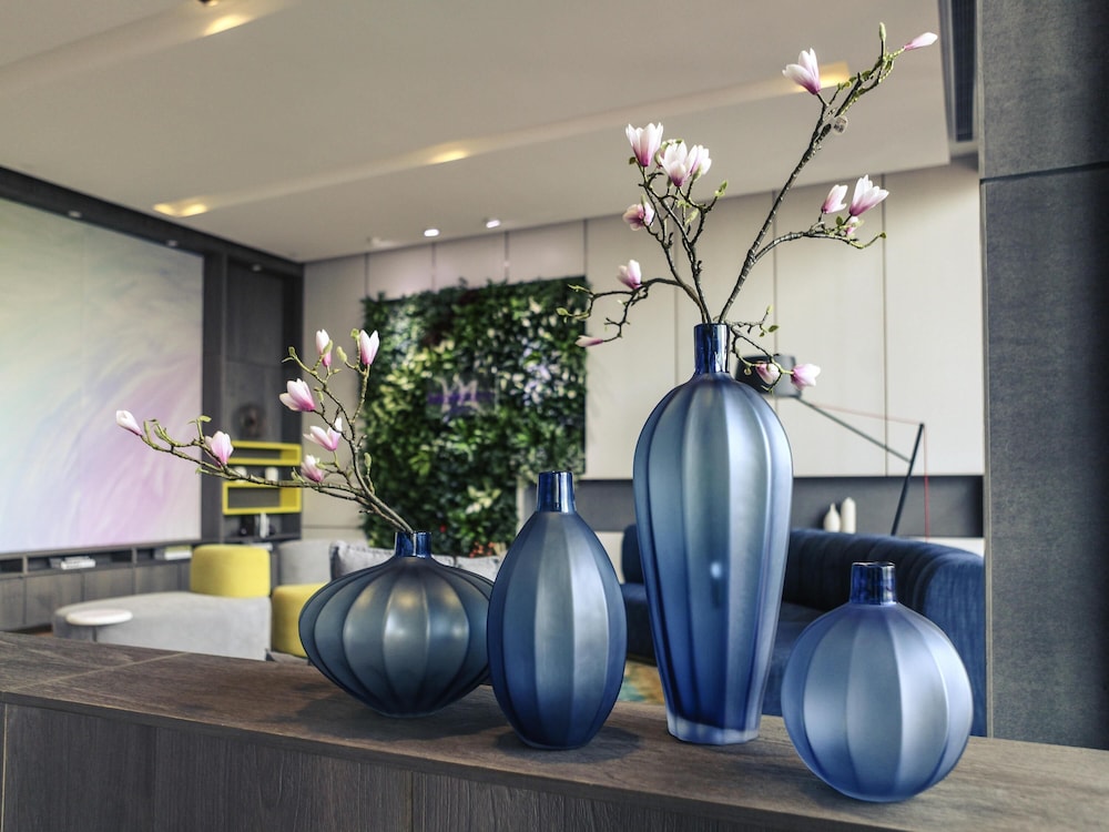 Mercure Shanghai Hongqiao South 77/96