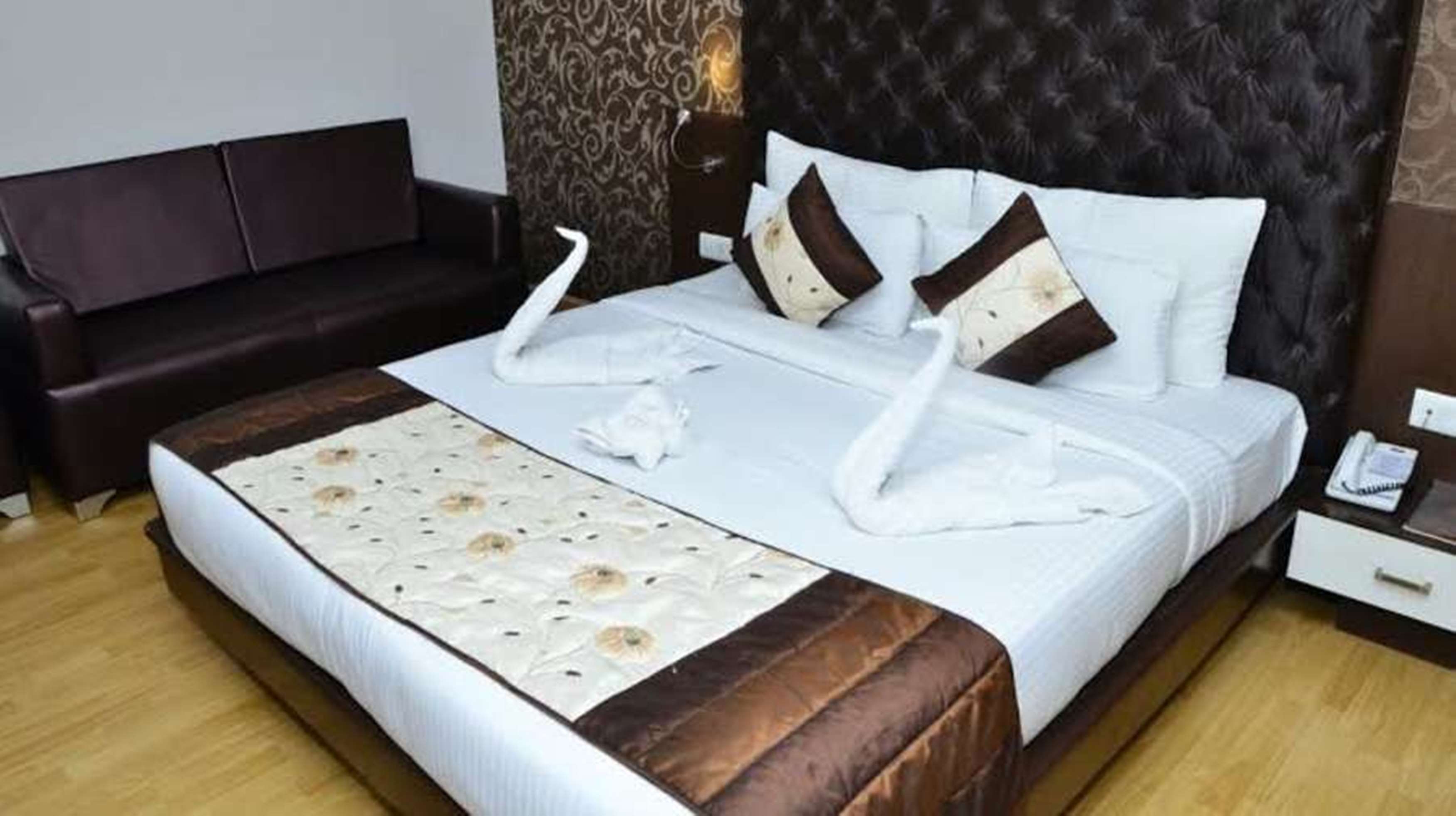 Hotel Surya International 8/16