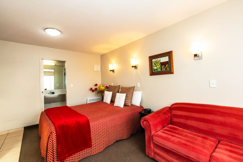 Cranford Oak Motel 32/46