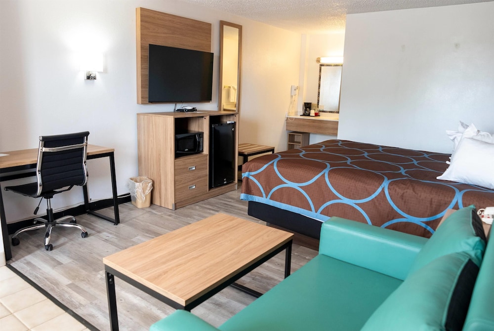 Super 8 by Wyndham Newcastle 39/59