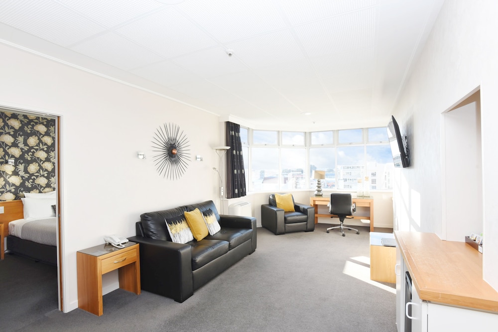 Kelvin Hotel 27/32