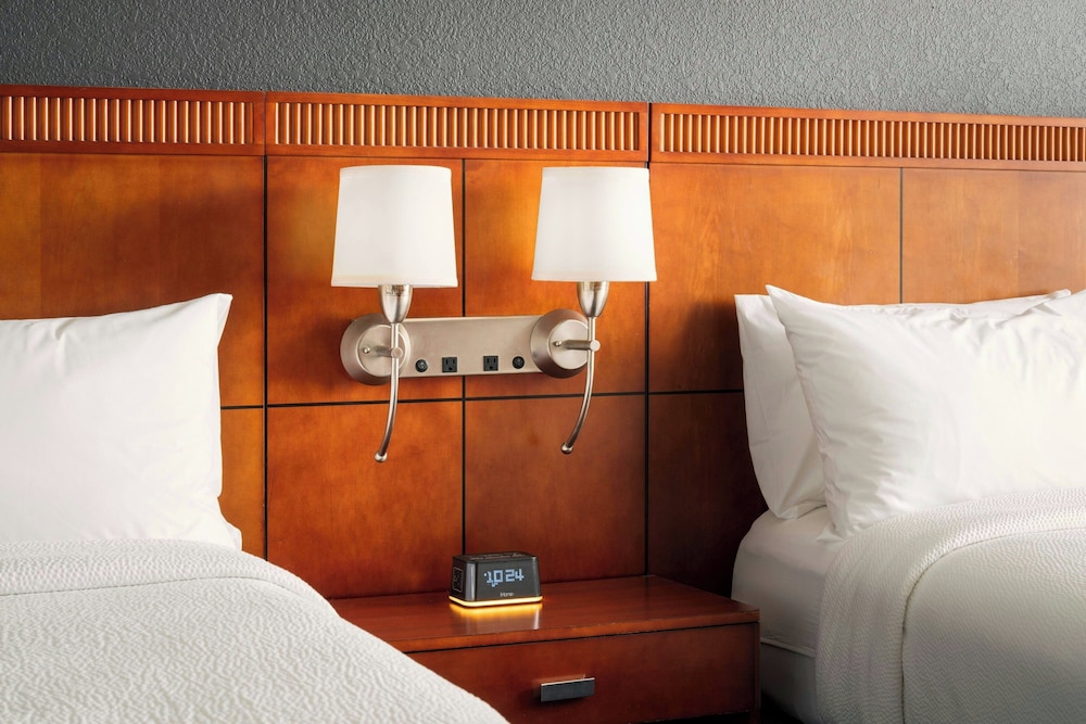 Courtyard by Marriott St. Petersburg Downtown 30/64