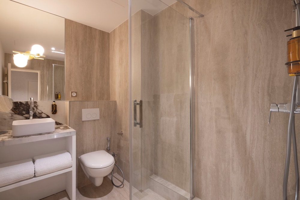 Yuna Saint-Honore - Serviced Apartments 44/50