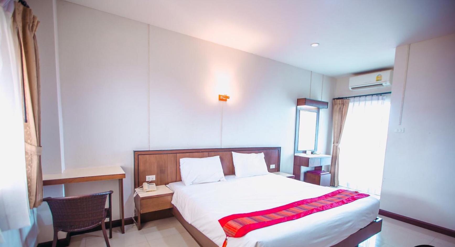 BANDER HOTEL 36/50