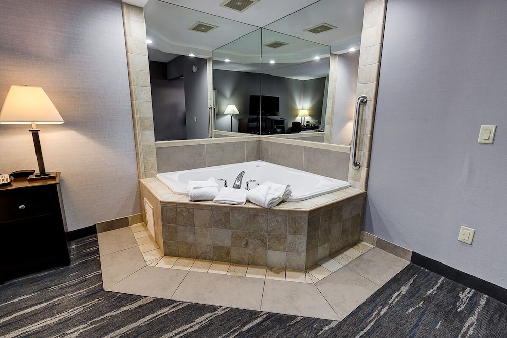 Hampton Inn Suites By Hilton Brantford 31/41