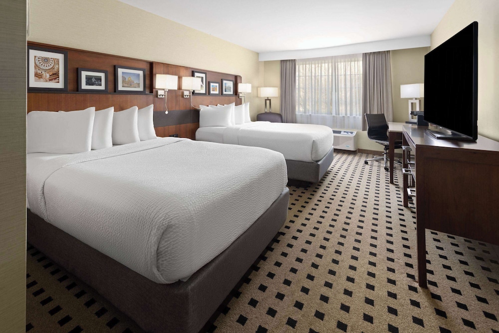 Penn Harris Hotel, Trademark Collection by Wyndham 16/46