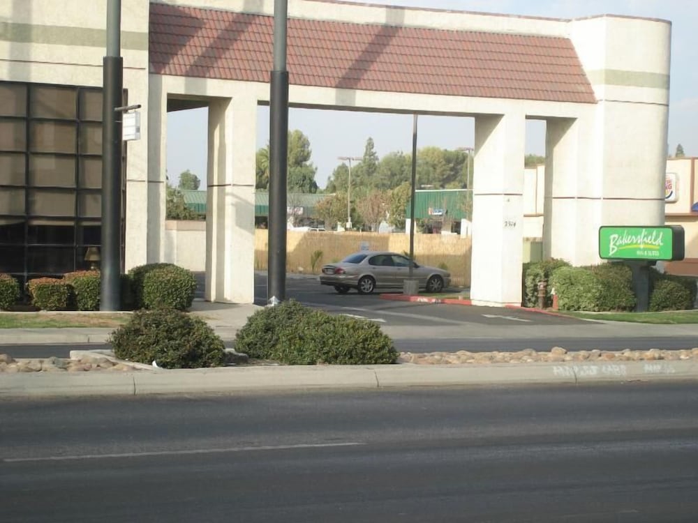 Studio6 Bakersfield, CA - South 38/44