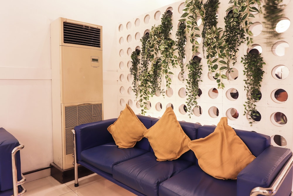 Icon Hotel North Edsa 39/65