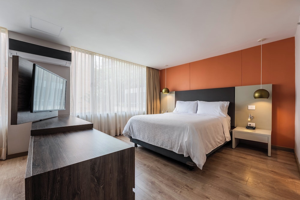 غرفة قياسية بسرير كوين، HOLIDAY INN EXPRESS MEDELLIN 6/10