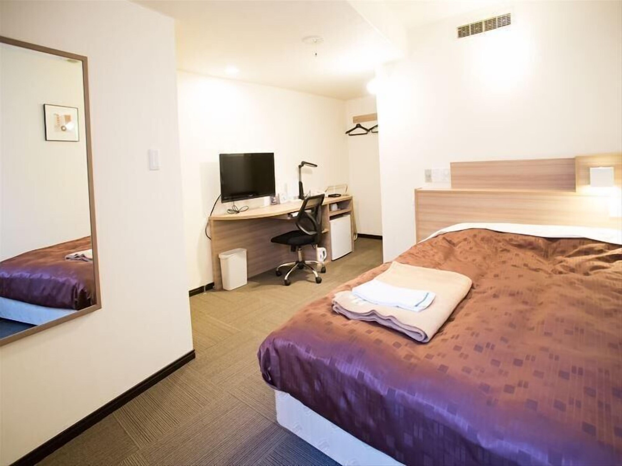Semi Room, Double Bed
