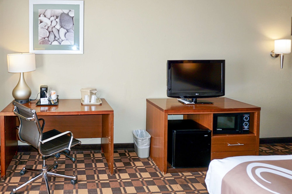 Quality Inn & Suites Georgetown - Seaford 36/39