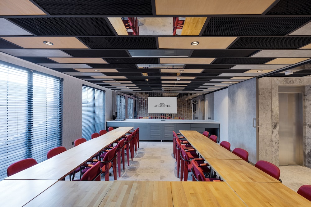 AHG Atlas Hotel 30/41
