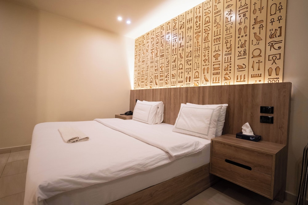 Standard, King Bed