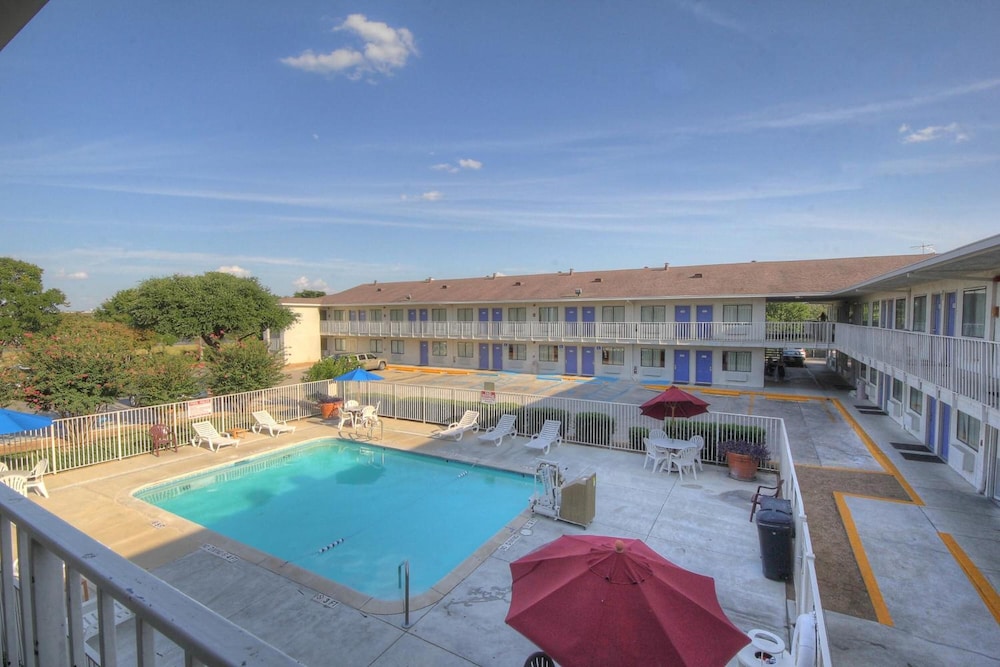Motel6 San Antonio, TX - Six Flags Fiesta TX/La Cantera Area 39/44