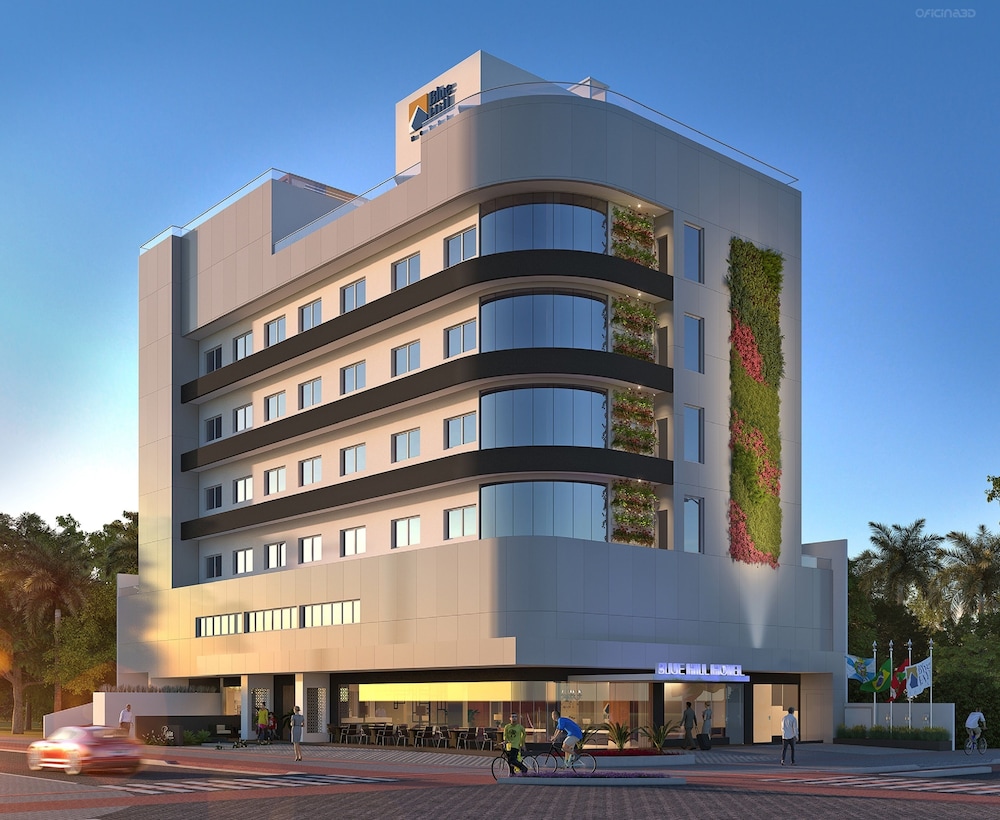 BLUE HILL HOTEL 59/70