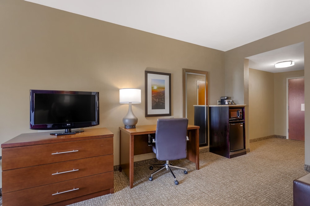 Comfort Suites Knoxville North 39/45