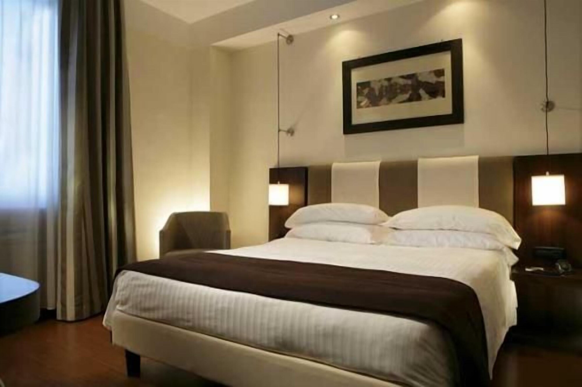 غرفة قياسية بسرير مزدوج أو سريرين منفصلين، Th Roma Carpegna Palace 3/6
