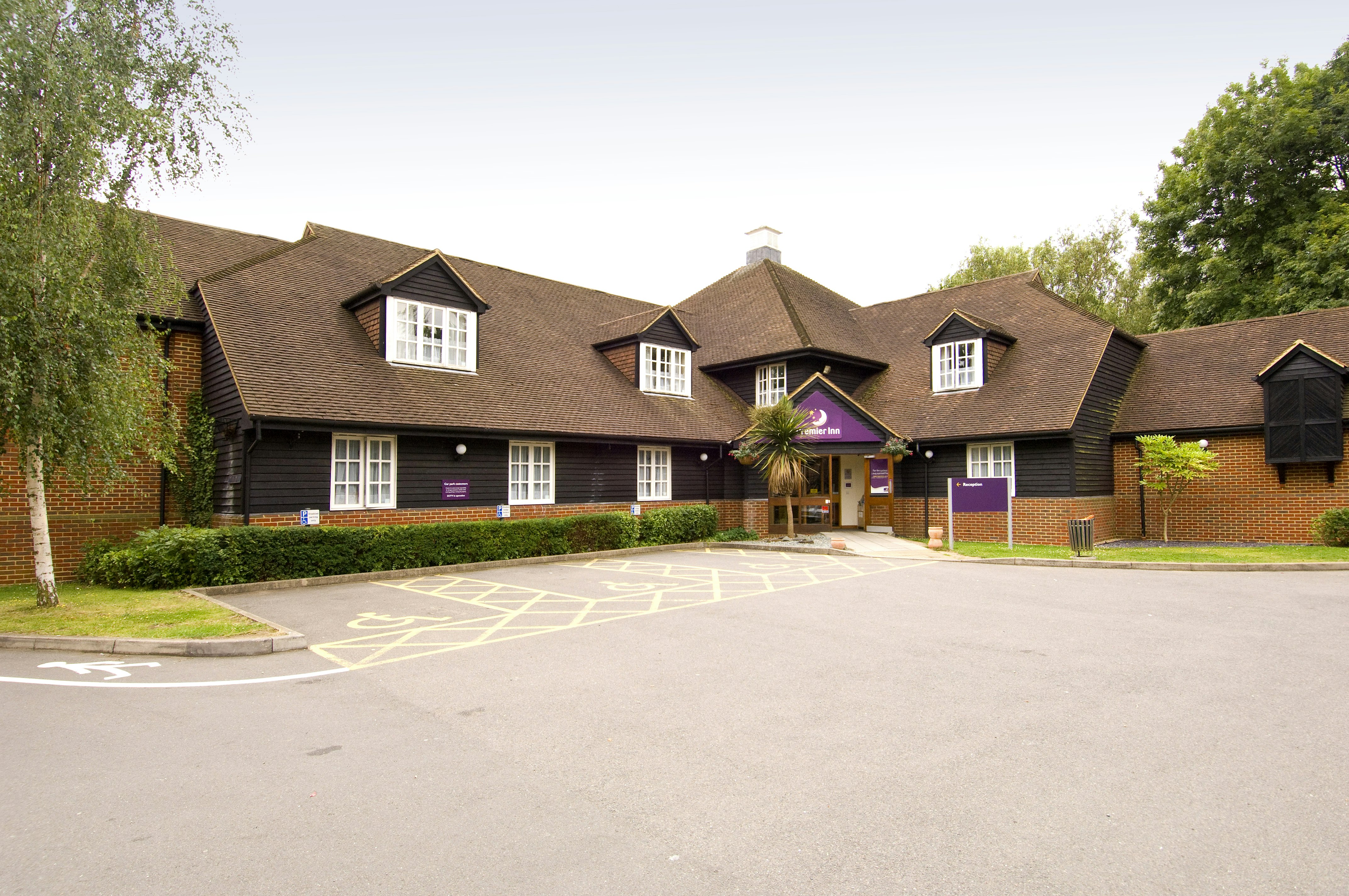 Premier Inn Woking West (A324) in WOKING
