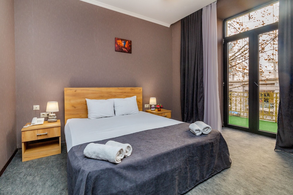 HOTEL MARLYN 18/71
