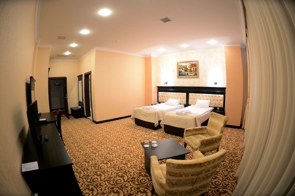NEW BAKU HOTEL 35/50