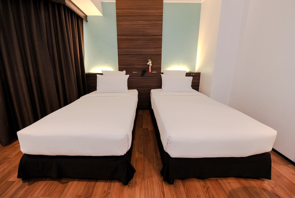 Holiday Garden Hotel And Resort 18/49