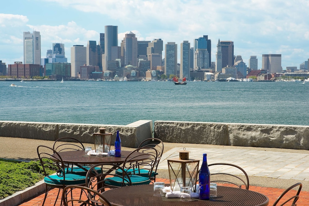 Hyatt Regency Boston Harbor 67/72