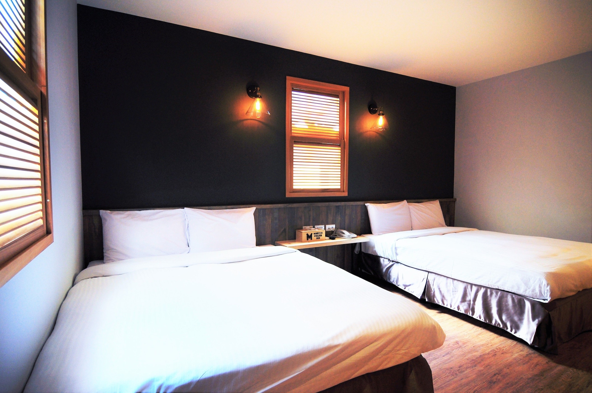 ROOM, QUADRUPLE