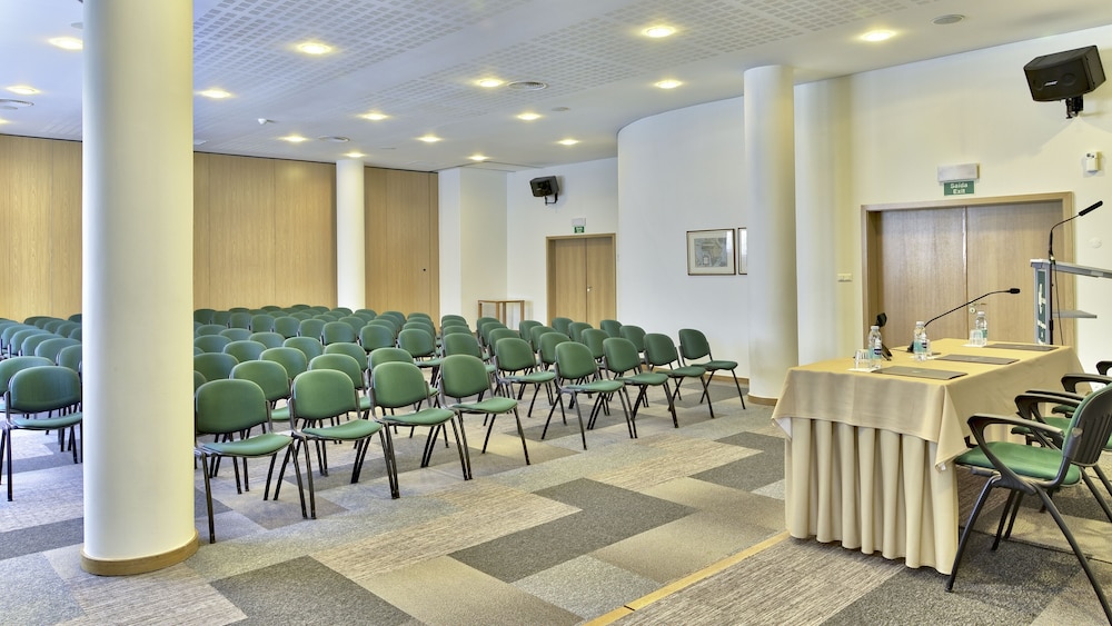 Hotel Cinquentenario & Conference Center 61/63