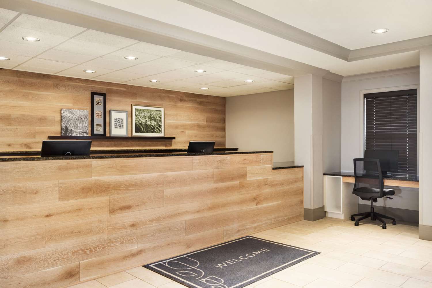 Country Inn and Suites by Radisson St Cloud East MN 6/34