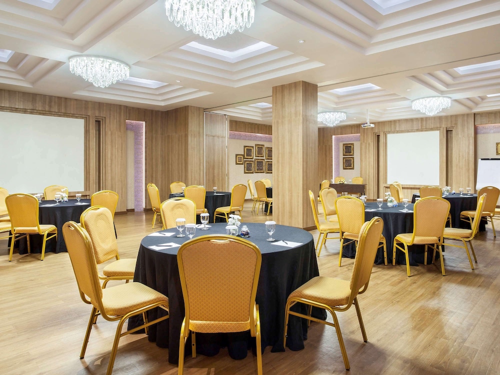 IBIS YOGYAKARTA ADI SUCIPTO 39/54