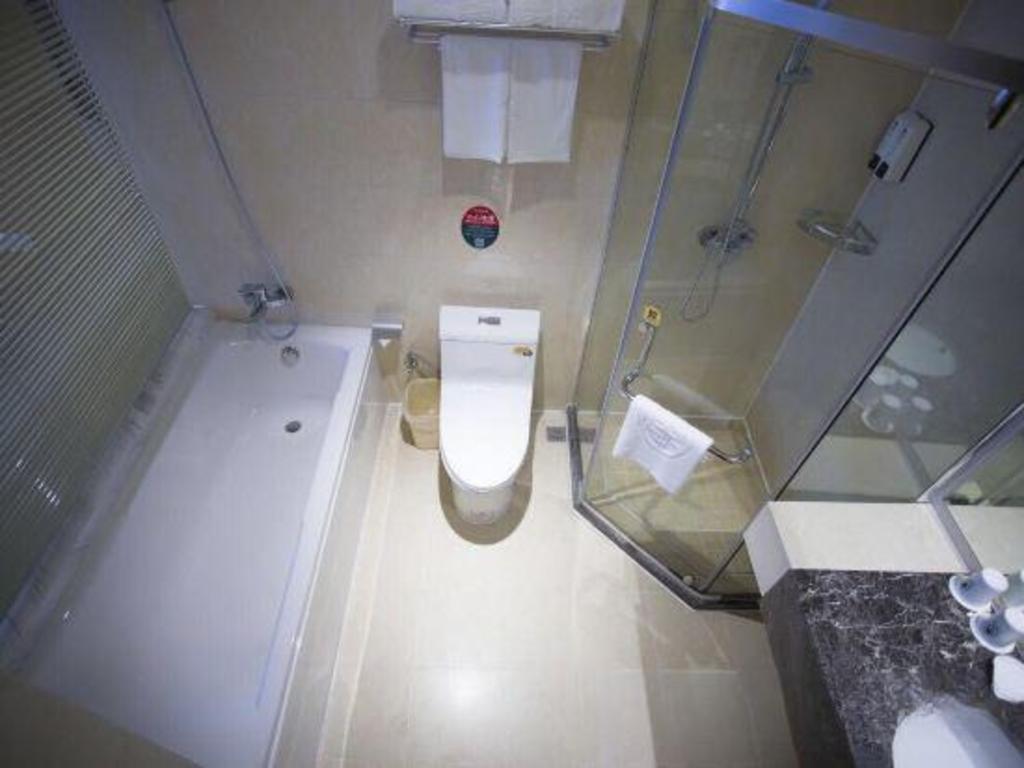 GreenTree Inn Jiangsu Wuxi Jiangyin Yunting Changshan Avenue ChenGYAng Road Business Hotel 37/37