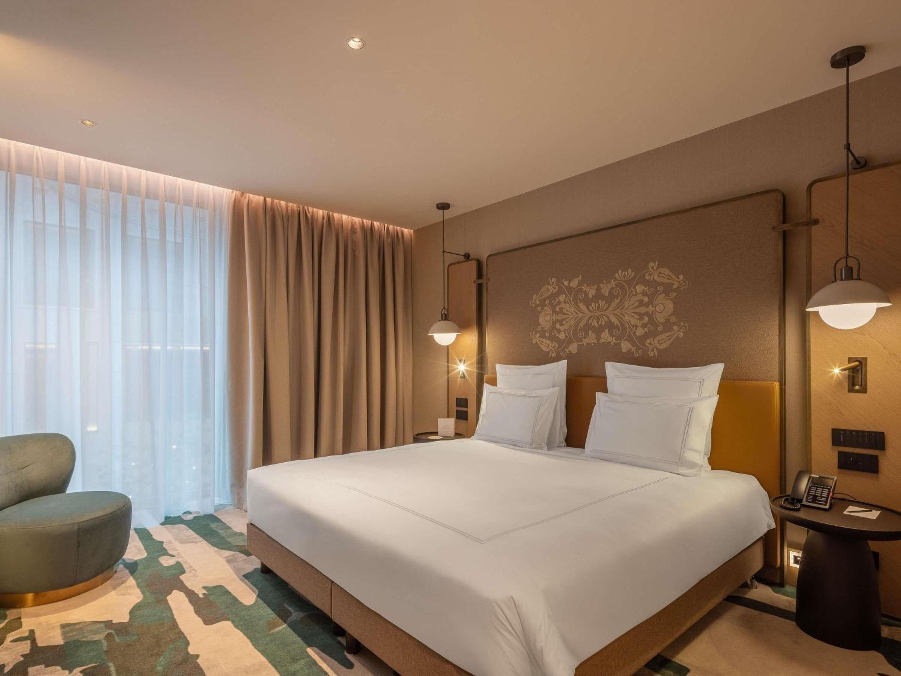 JUNIOR SUITE, ATRIUM VIEW