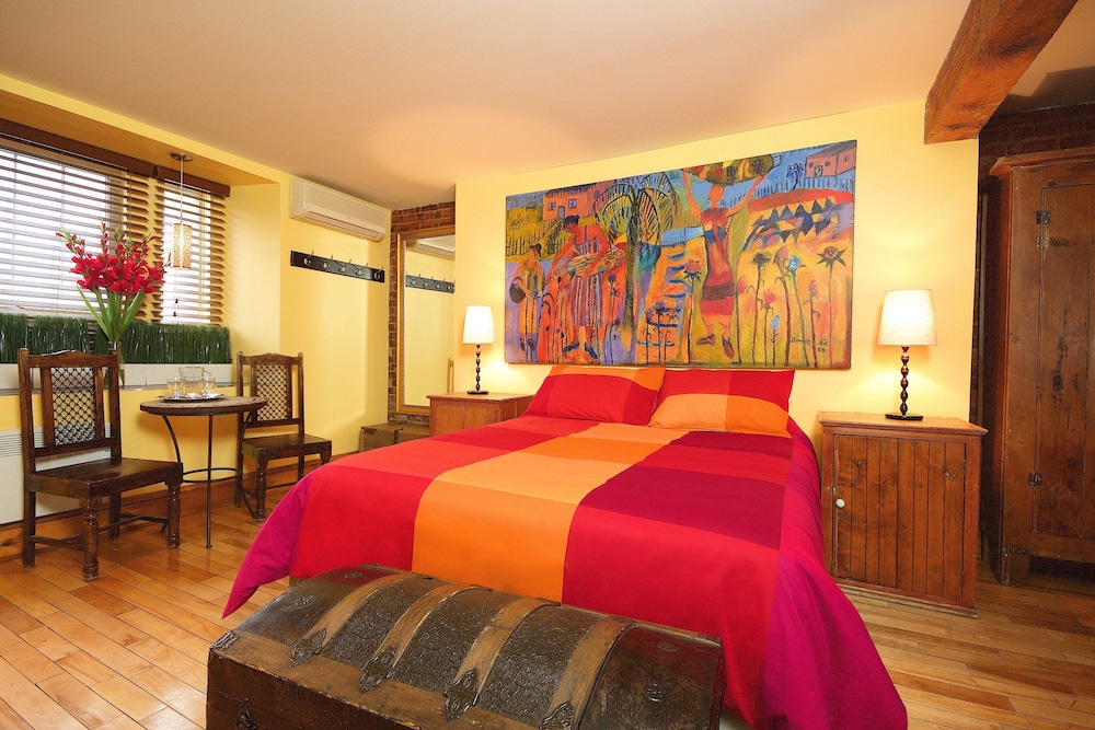 Petite Auberge Les Bons Matins B&B 28/72
