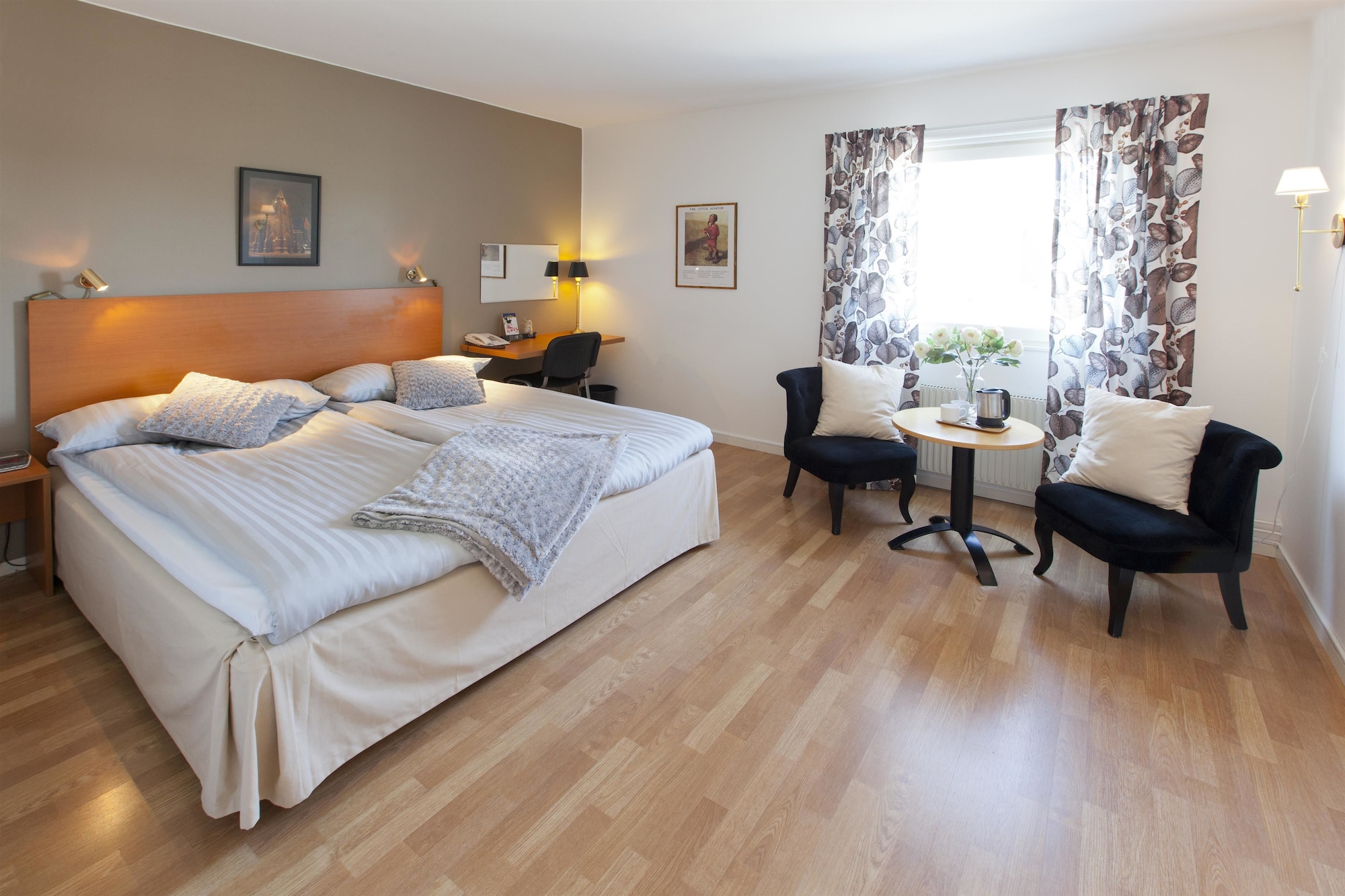 Standard, Twin Beds