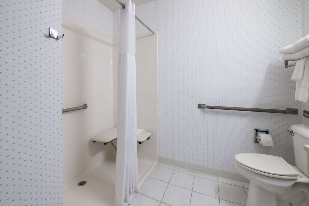 Rodeway Inn Urbana Champaign University Area 17/33