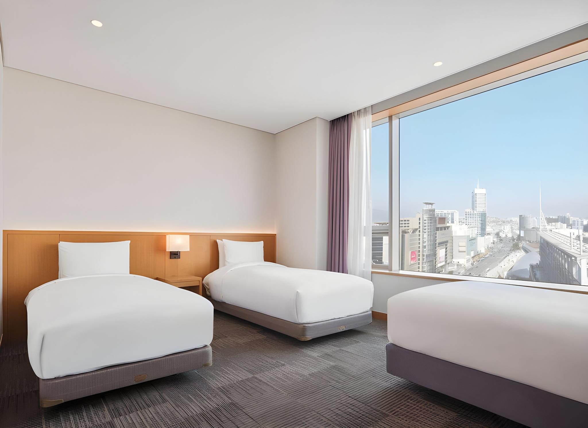 Deluxe, Triple, 2 Double Beds, No Parking, High Floor