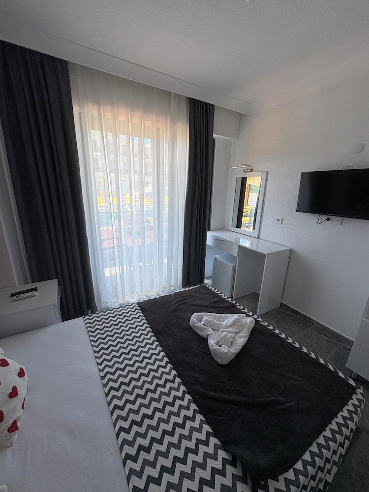 Atas Aqua Otel Avsa 32/51
