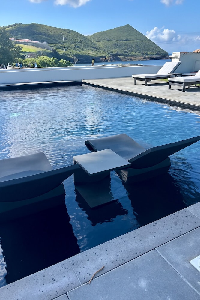 AZORES BOOK HOTEL 38/46