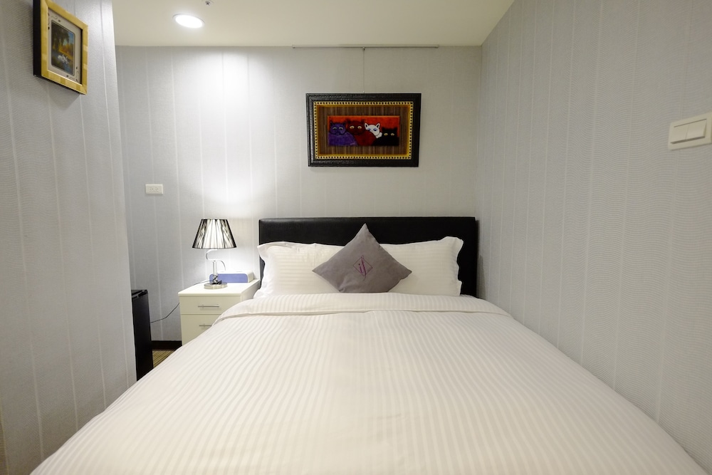 CLASSIC, DOUBLE BED, NO WINDOW