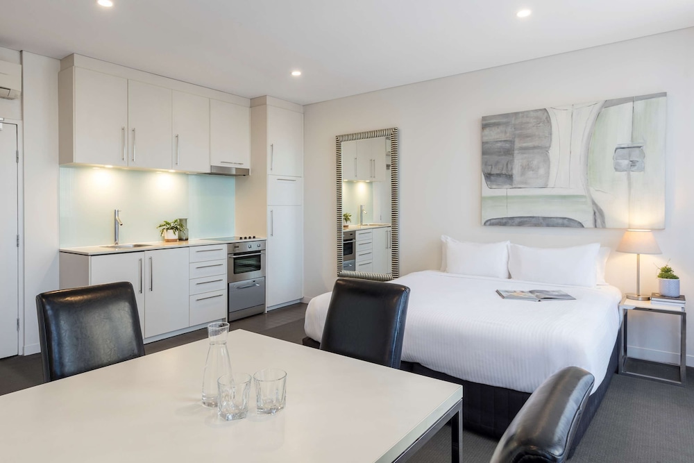 Oaks Melbourne on Collins Suites، ملبورن 40/50