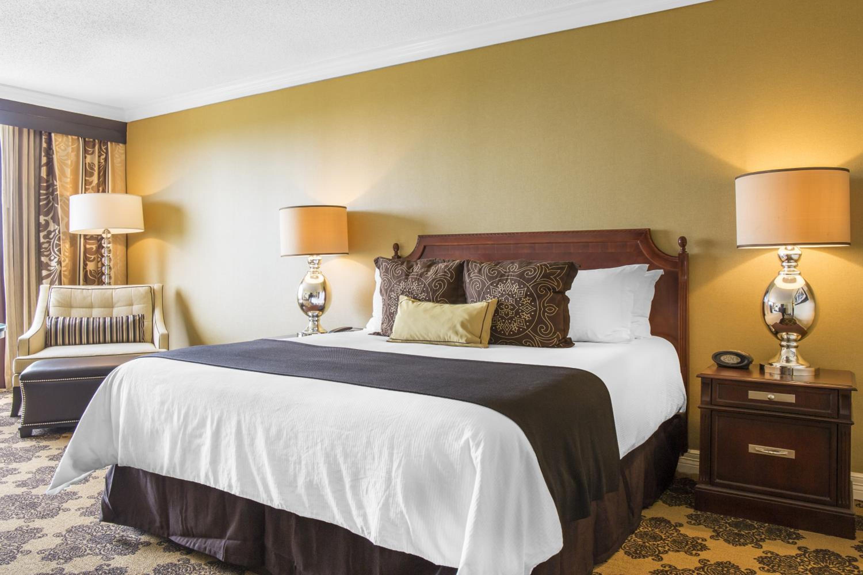 غرفة سيغنتشر بريميير ديلوكس بسرير كينج لذوي الإعاقة، Omni Houston Hotel 3/4