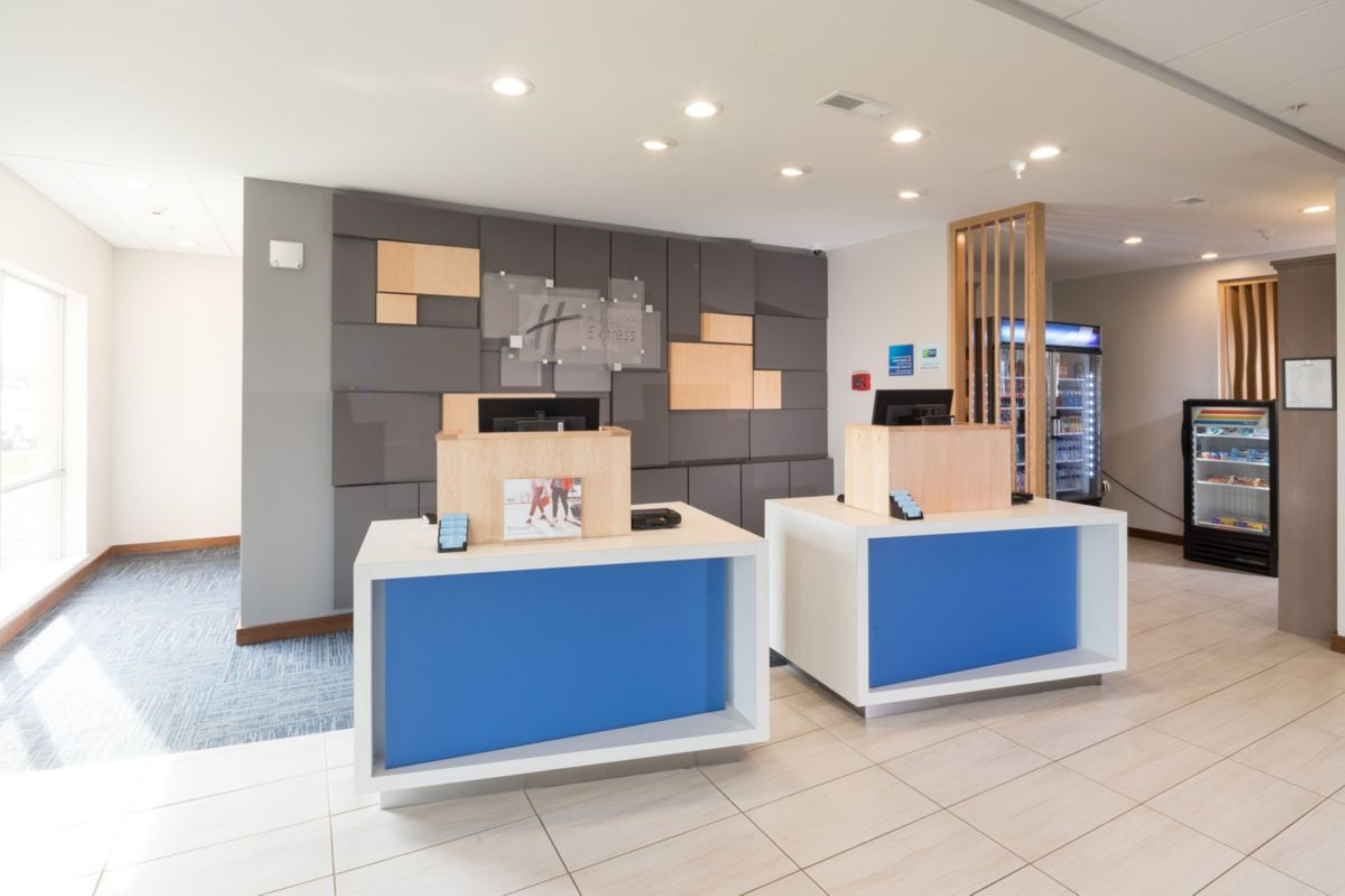 Holiday Inn Express Suites Michigan City 6/46